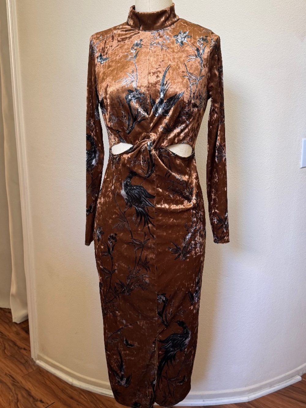 NWT - ASOS - Hope & Ivy long sleeve velvet midi dress US size 6